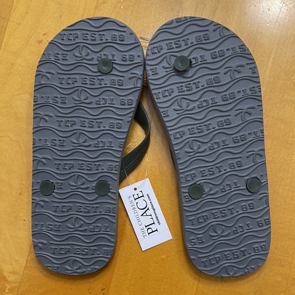 The Childrens Place #BossSkills Boys Flip Flops Size 5-6 - Picture 3 of 3